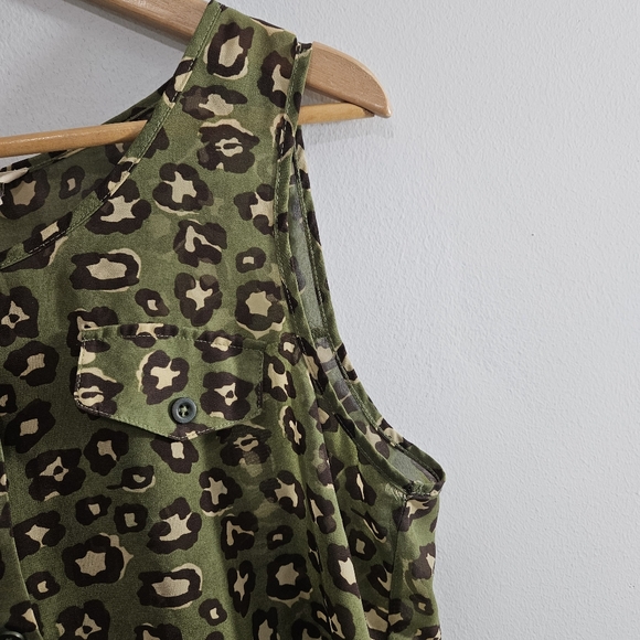 E&M Animal Print Sleeveless Blouse Womem's - Picture 4 of 9